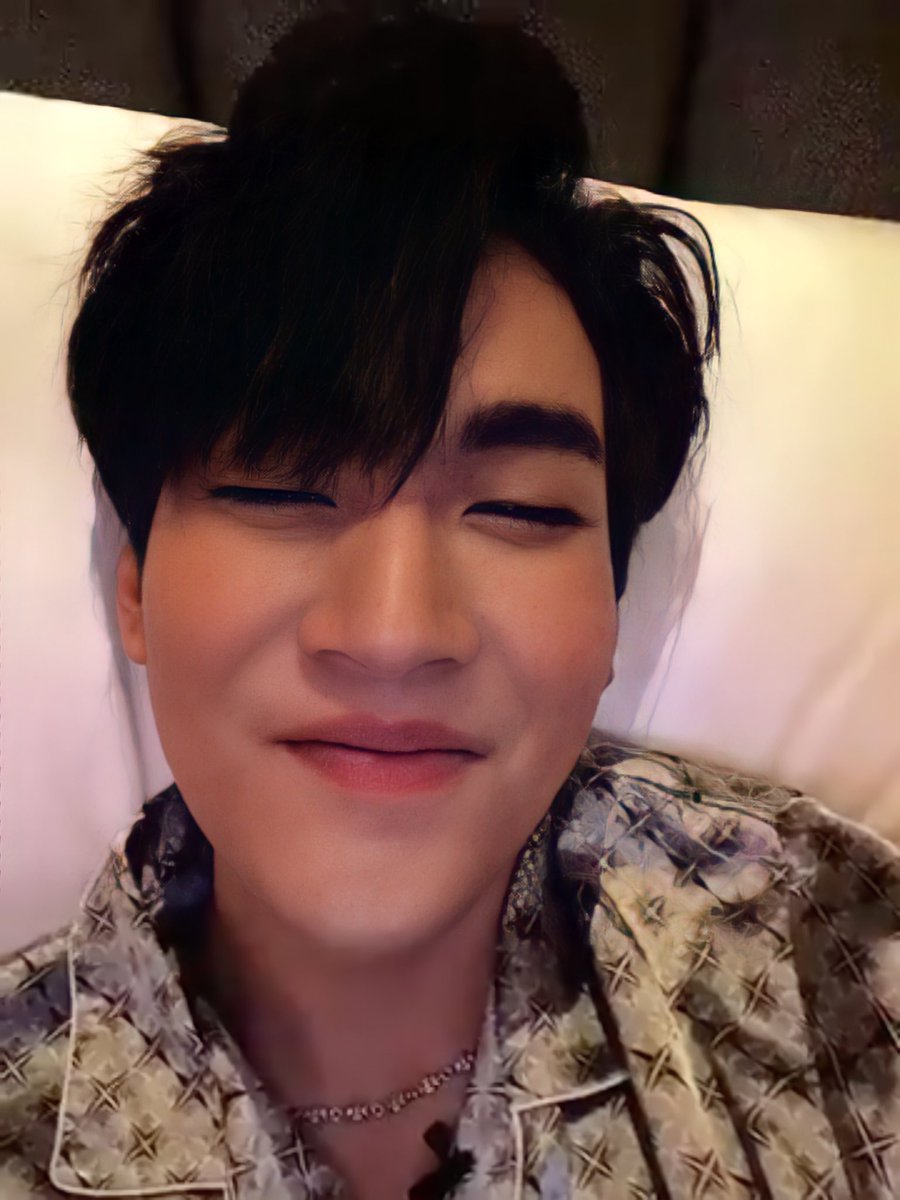 dumboosunday's tweet image. รับบทอวดแฟนหนึ่งแมทช์นะฮะวันนี้ 🌚🌝 #HappyMomentD1 #คิมคอป