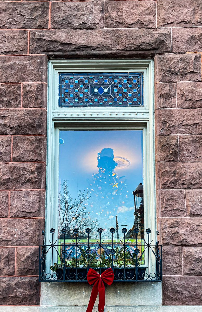 Bolton Hill in Baltimore during the holidays, a photo thread: