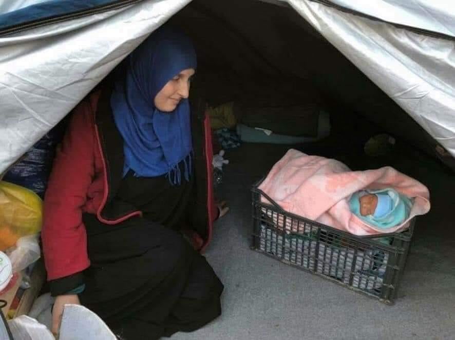 Sometimes we should stay in the shoes of others.
#refugees