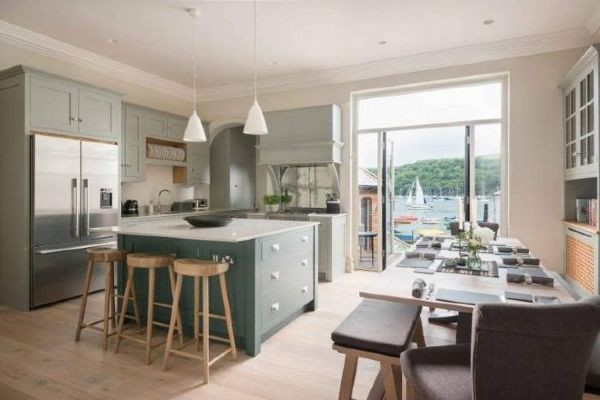 Gordon Ramsay's lavish Cornwall holiday home is up for sale for £2.75M https://t.co/yrRdINoU4j https://t.co/wfM0TAtOaS