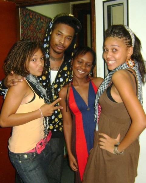 Somehow I ended up becoming a presenter for East Africa Tv and we even met Chingy when he came to Tanzania. Remember Chingy?? (Please delete this picture ASAP!!!)