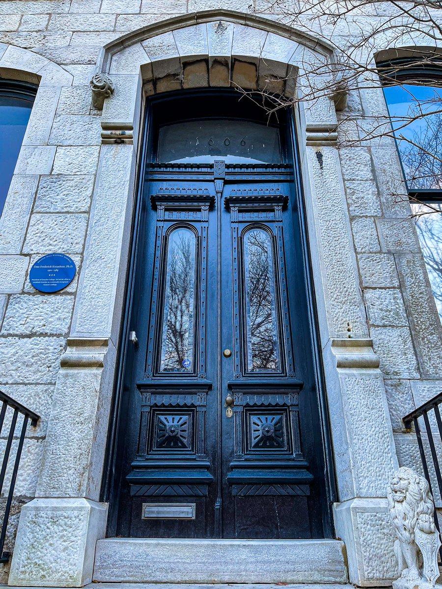 Bolton Hill in Baltimore during the holidays, a photo thread: