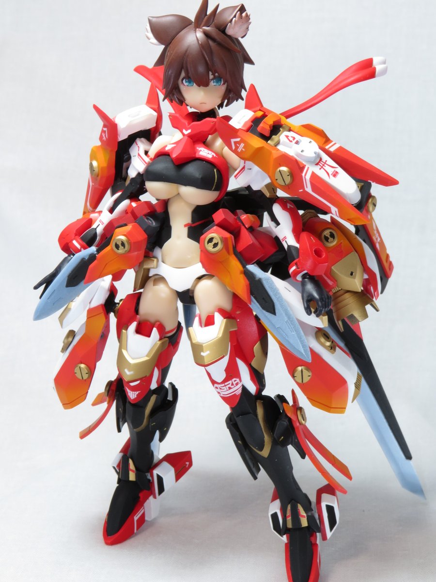 ken07675434's tweet photo. #今年作ったプラモ晒そうぜ 
ちょっと前にも使いましたが
今の正直な感想を書き連ねたいので再度、思う所を。
・6月頭、奏がようやく完成。
公式改造パーツ使用。
腰パーツ自作を筆頭に足、カタール、マフラー等
手を入れた所多数。正直年内一番完成度高いと思います。何より熱量が凄かった。 https://t.co/AAIPrv4BsH