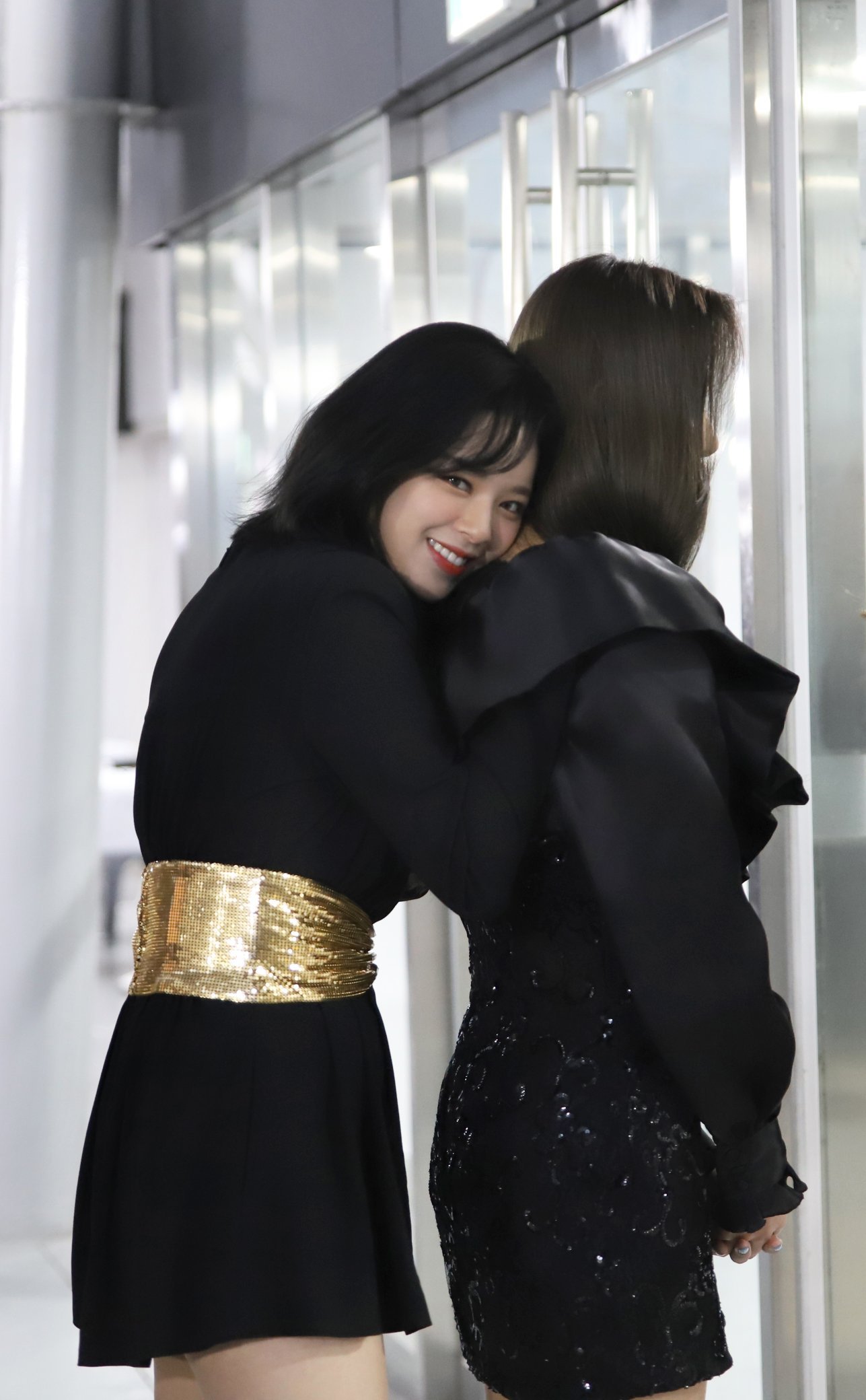 ツウィ (TWICE2525once@) / X