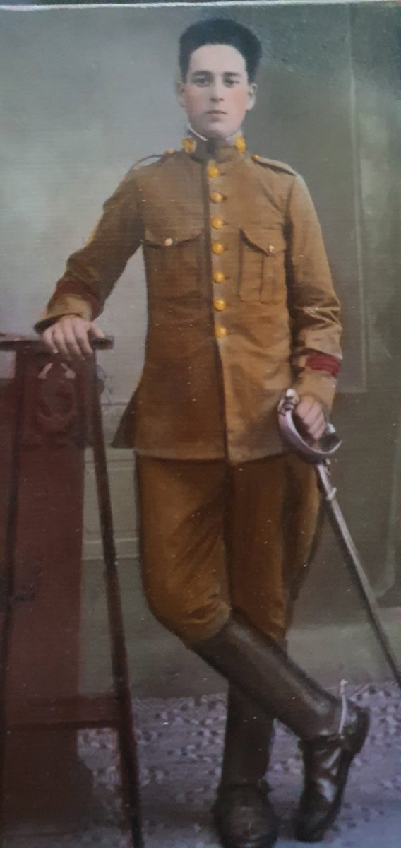 Yoigogranada's tweet photo. #albumLíneadeFuego
Mi abuelo Juan Medina, reclutado por los republicanos y enviado al frente en casteldeferro, contaba como conoció a Juan Negrín cuando hizo escala camino de Moscú, paso por el campo de concentración, sobrevivió a la guerra y murió el día que cumplío 96 años. https://t.co/FEpDx1bD7e