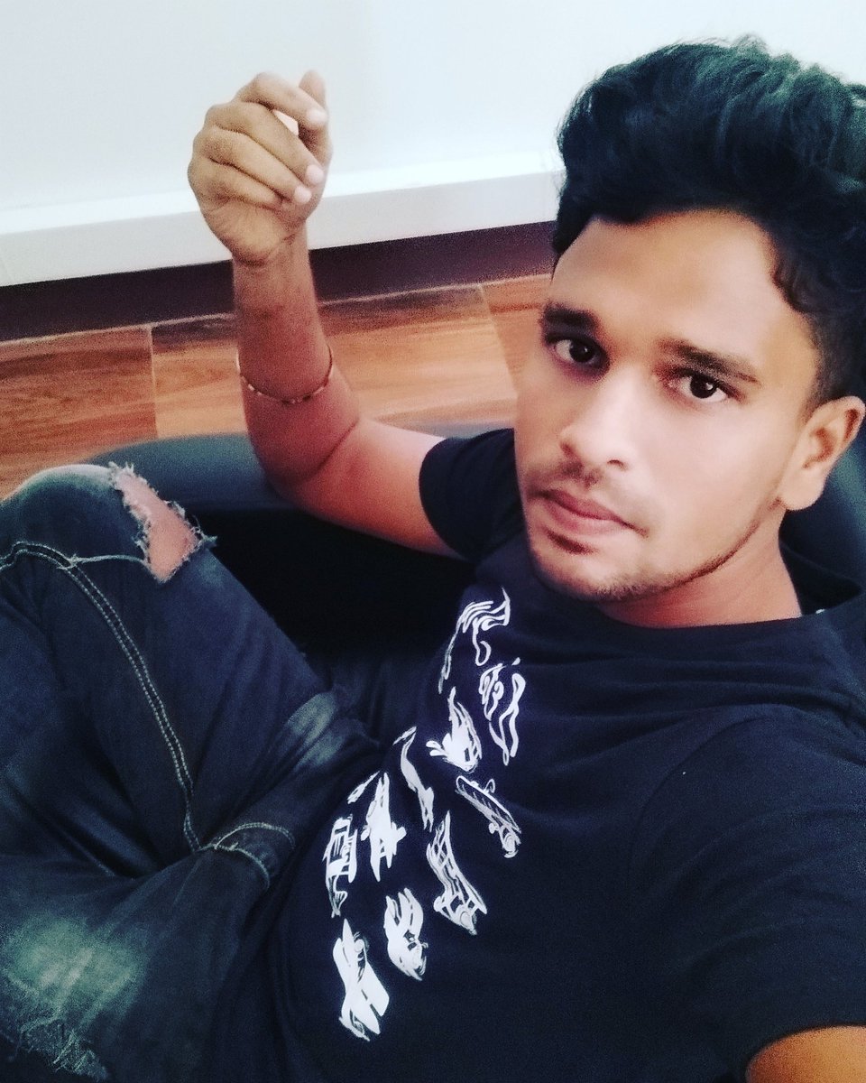 main 2021 ka intajaar kar raha hoon