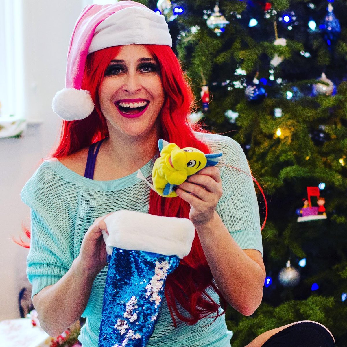 What did Ariel get for Christmas? #stocking #flounder #ariel #santa #fin #littlemermaid #arielcosplay #mermaid #mermaidchristmas #cosplay #cosplaylife #cosplaygirl #cosplayer #cosplayphotography #cosplaymakeup #disney #disneychristmas #disneycosplay #disneycosplayer #disneyariel
