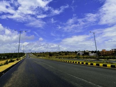 AAbhijonta's tweet photo. #Assam: Highway projects worth Rs 2,360 cr inaugurated; state to get infra worth Rs 85,000 cr

217 km long roads were completed in the state during 2020 at a cost of Rs 1,102 crore and 357-kms of road works worth Rs 2,511 crore will be complete in the coming year in Assam https://t.co/NcaXxTnzz1