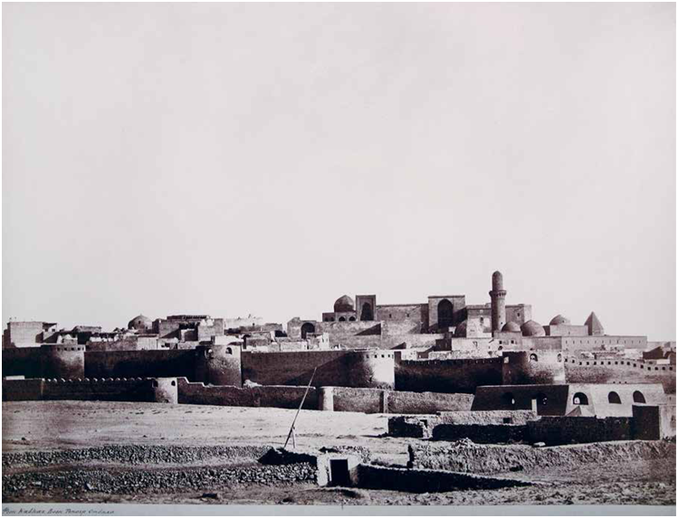 16/ Ichari Shahar was walled on all sides and had two fortress walls: lower outer wall and higher inner wall. They all were defensive fortification of the city. See images of both walls from the 1880s below. Also, see the previous old images.