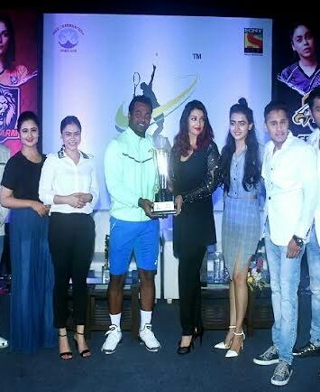 At the launch of Indian Tennis Premier League  #RashamiDesai She is a STAR. PERIODT. MIC DROP. 