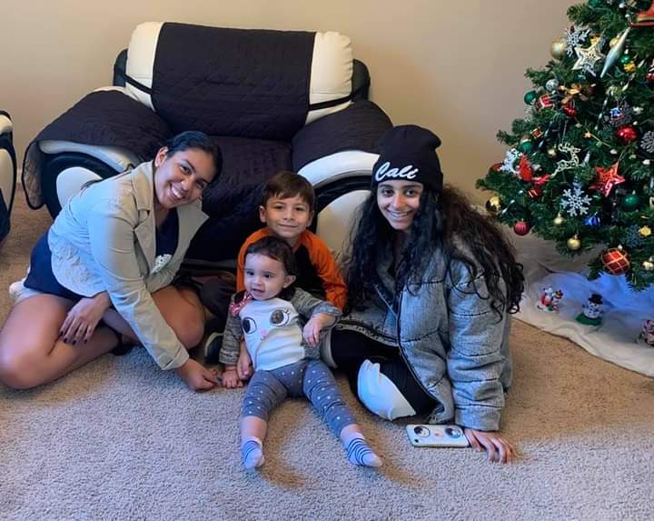 DaysiArista's tweet photo. Feliz de ver esas caritas llenas d alegrias !! Los Amo !! ❤️❤️❤️❤️🌲🎈😍🥰 https://t.co/ye1M1sqtK9