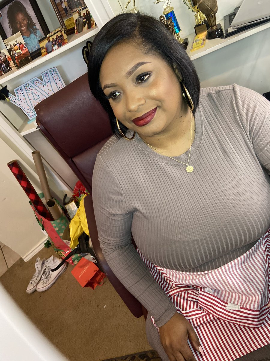 #SoftGlam on this beauty ❤️! It’s the mom for me🥰! #BookTheLook .