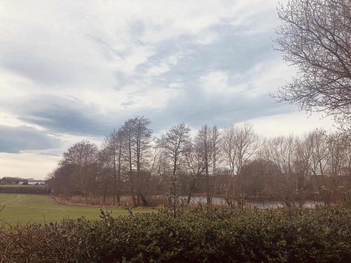 MancVsFood's tweet photo. Been so nice spending some quality time with mum and dad in their new home. When I grow up, I want to live in the countryside and have a stream at the bottom of the garden ❤️ #peckhamspring https://t.co/gKxS6ZtgEH