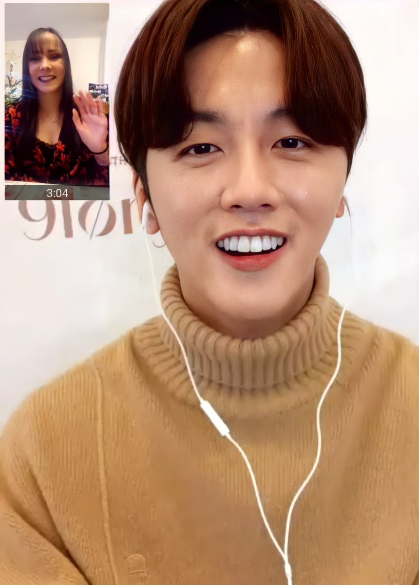 _AllOfLouis's tweet photo. Thrᥱᥲd  ~

20201226 fansign with Youngbin ♡ #videocall #fansign #fancall #SF9 #9loryUS #영빈 https://t.co/mVb9tro2of