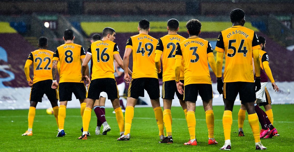 ActuFoot_'s tweet photo. Le club de Wolverhampton a interdit à ses joueurs de faire eux-mêmes leurs courses, notamment au supermarché, afin d'éviter les risques de contamination au coronavirus.

(entraîneur en conférence de presse) https://t.co/Lb5ABChlts