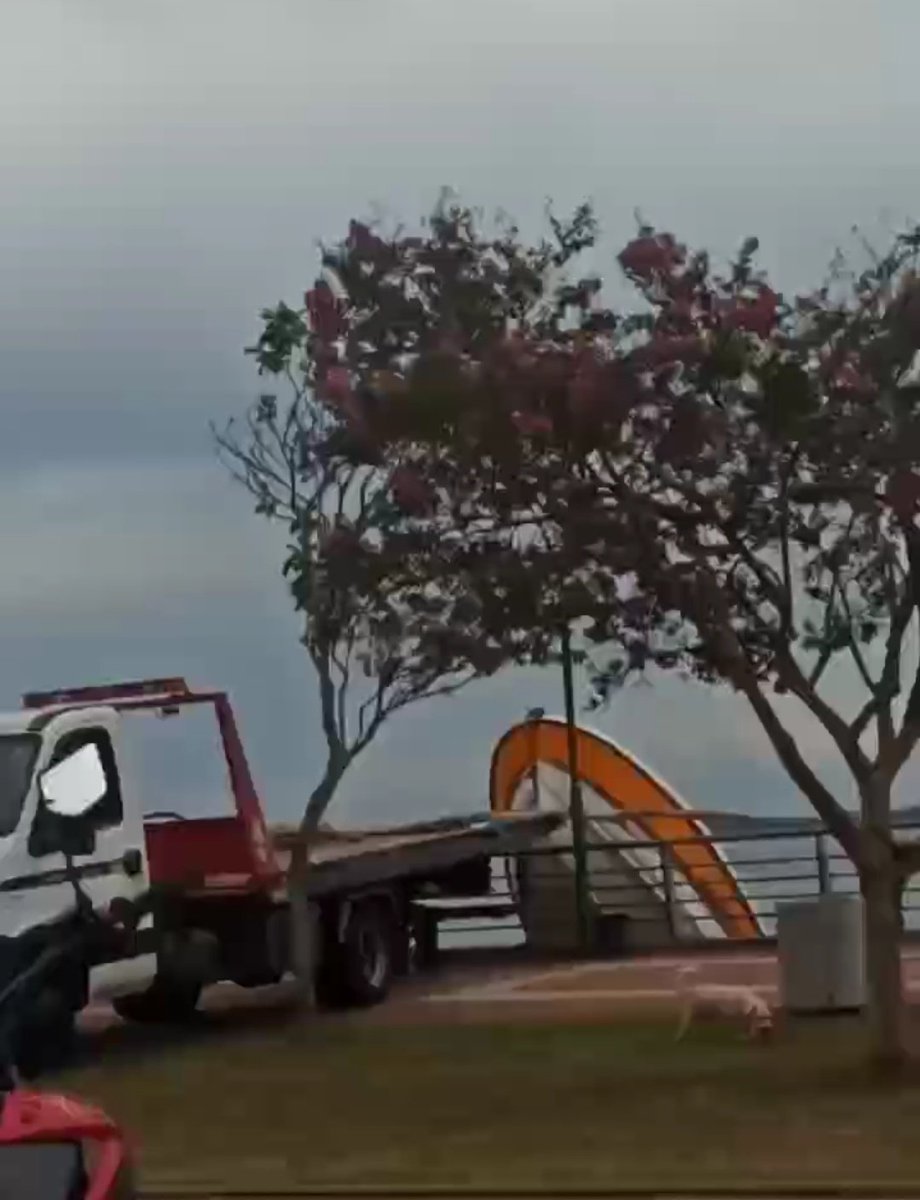 Creo que así no se sacan las lanchas del río pero como no tengo lancha no opino