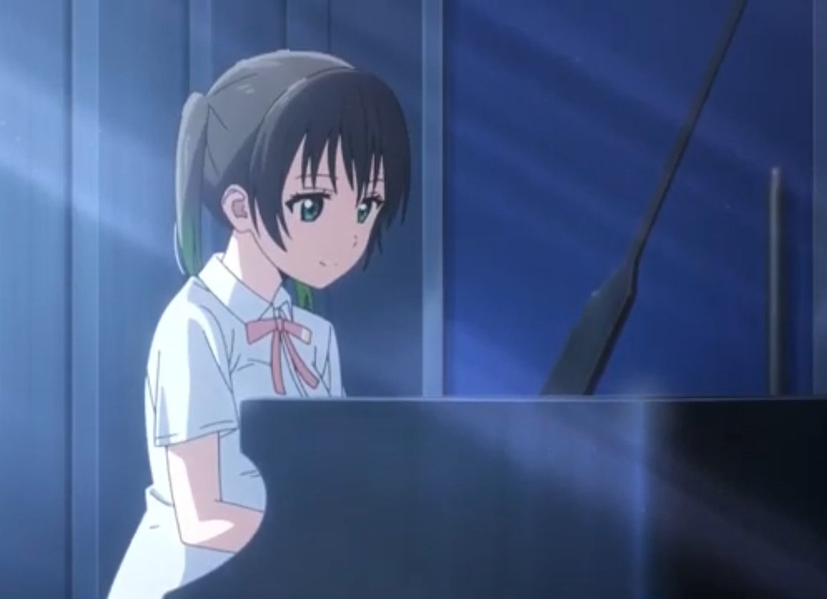 In episode 3We saw that Yu was really inspired by Setsuna's performance and idol in general so she began learning to play piano, and her first bit of that certain melody is none other than CHASE! itself.