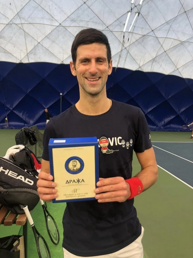 EqLXcOpWMAEAlHJ?format=png&name=900x900