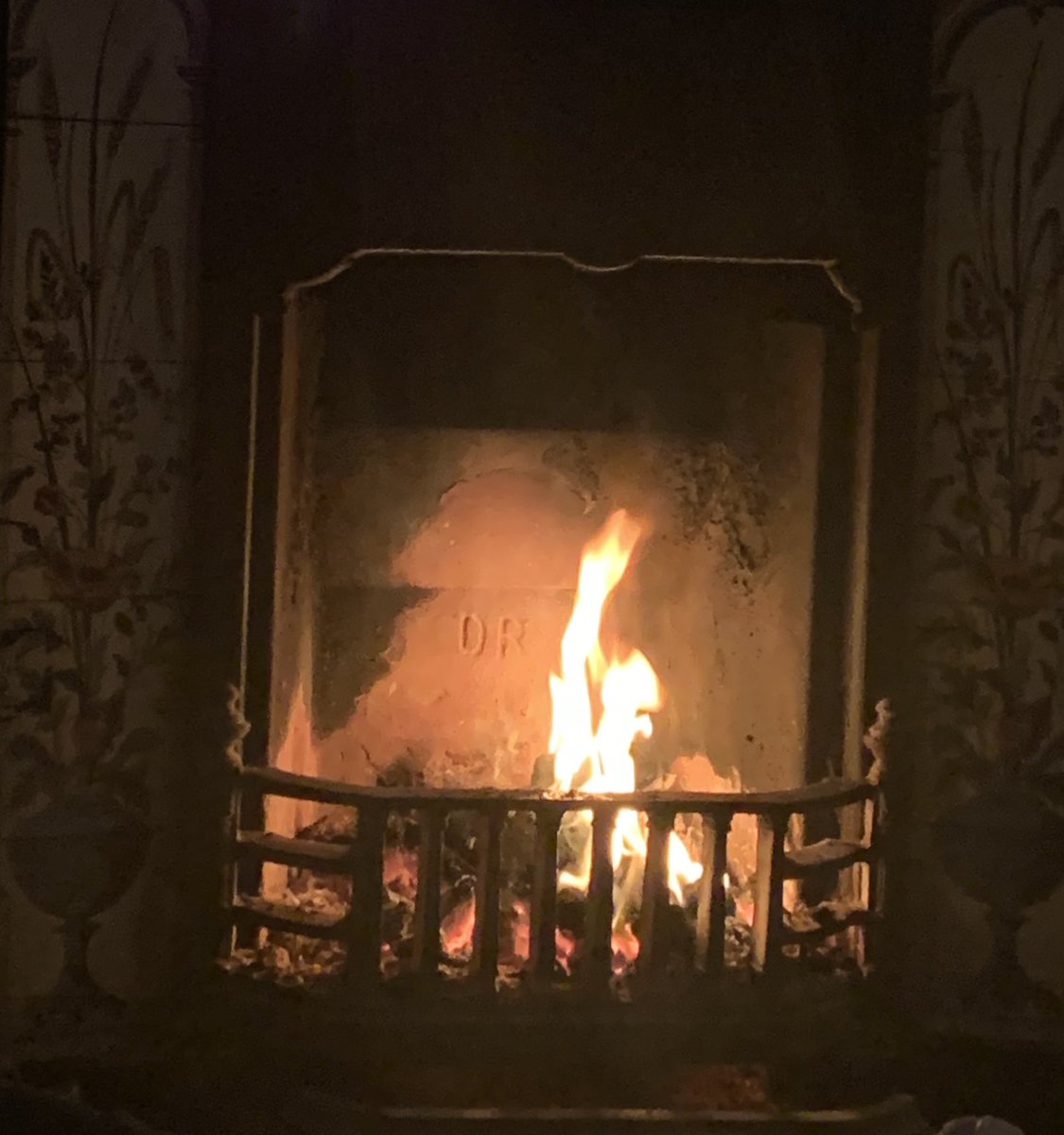 moodwatchers's tweet image. A roof over your head, a warm fire, family, food in the fridge. We’re doing much better than we give credit for.