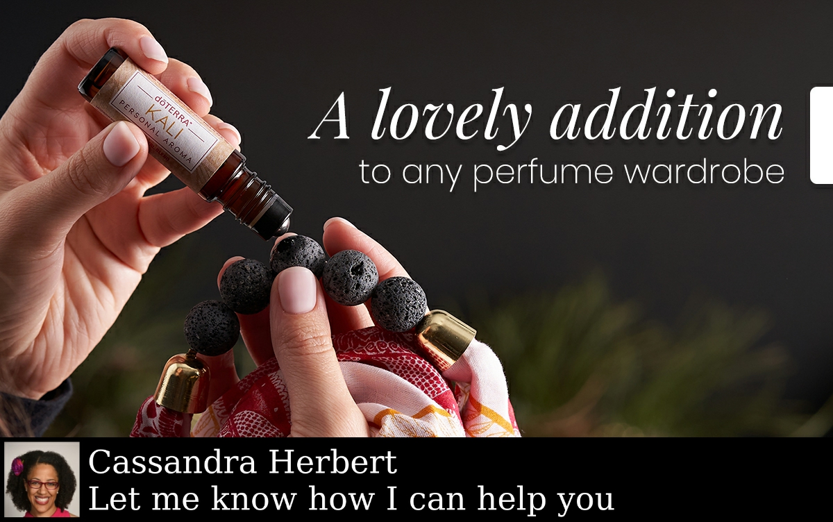 Kali comes with a distinctive, white cotton scarf, featuring a unique, rich red and gold mandala pattern. Isn’t it GORGEOUS?