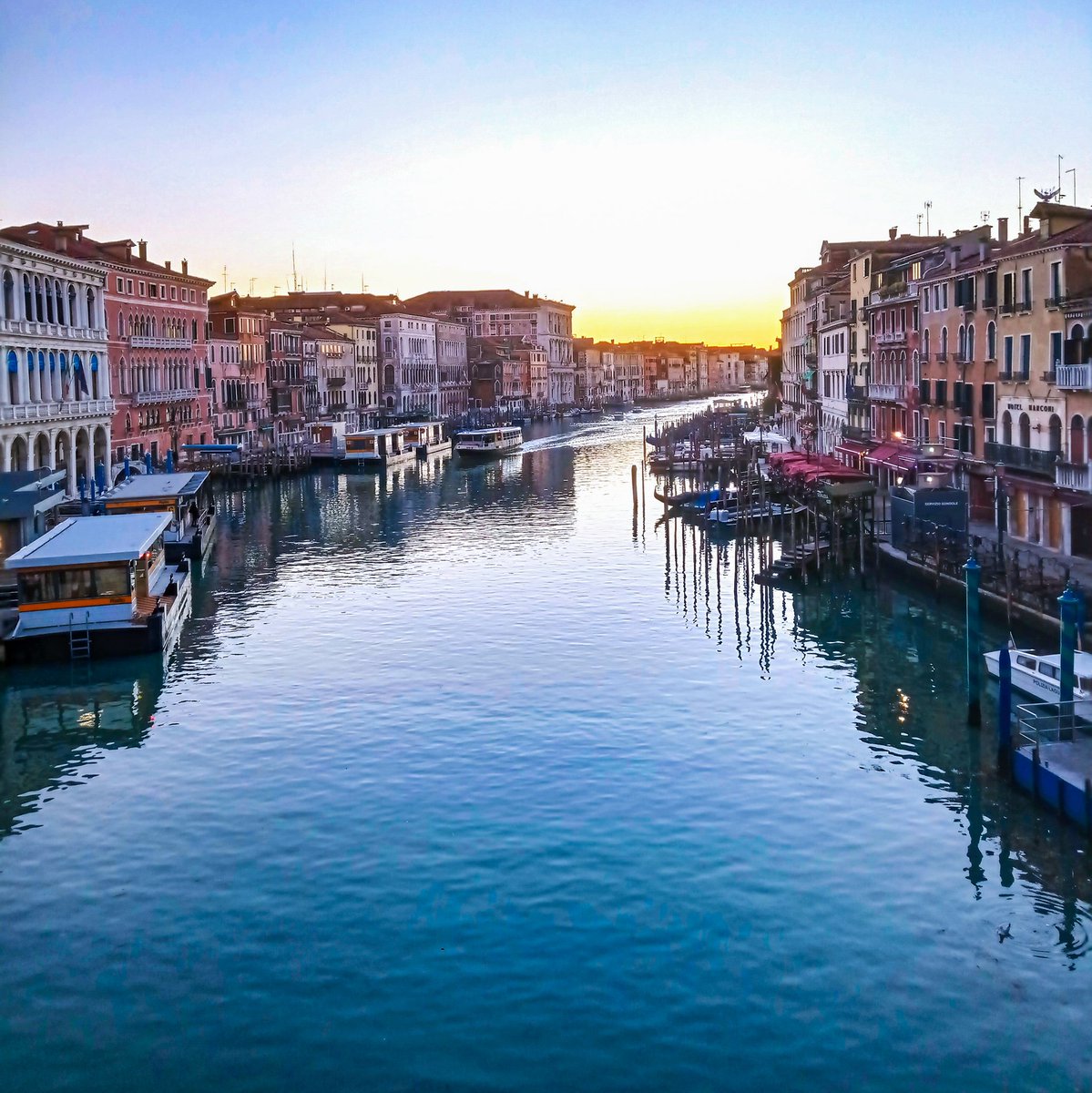 garagesanmarco's tweet photo. #Venezia oggi ✨🥰
https://t.co/bMu2Bt1fnf https://t.co/fHvUhupjYF