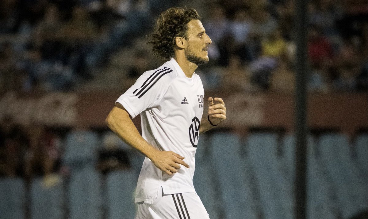 ¡El 28/12 se cumple un año de mi partido de despedida!

Se vienen sorpresas para mostrarles de ese día... 

¡Estén atentos! 🔜😏