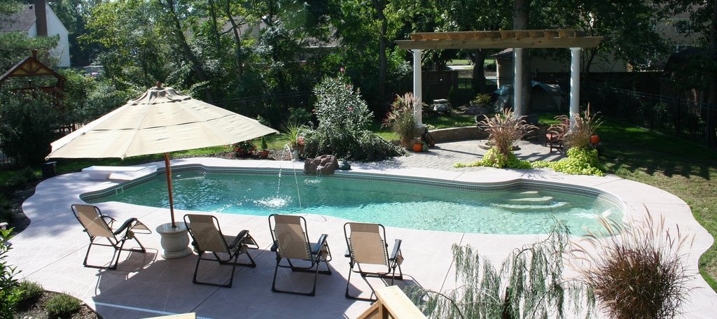 Thinking about a backyard overhaul for 2021? Here are some great ideas for using empty space: bit.ly/33bChVn