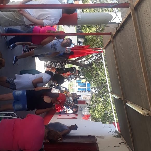 40milDe's tweet photo. Siempre solidarios! Entrega de BOLSONES NAVIDEÑOS #clubirigoyen @PColectiveros #departamentosocialysolidarioCANOB @CANOBoficial https://t.co/O1UHTNaBGM https://t.co/9vd4sUOro1