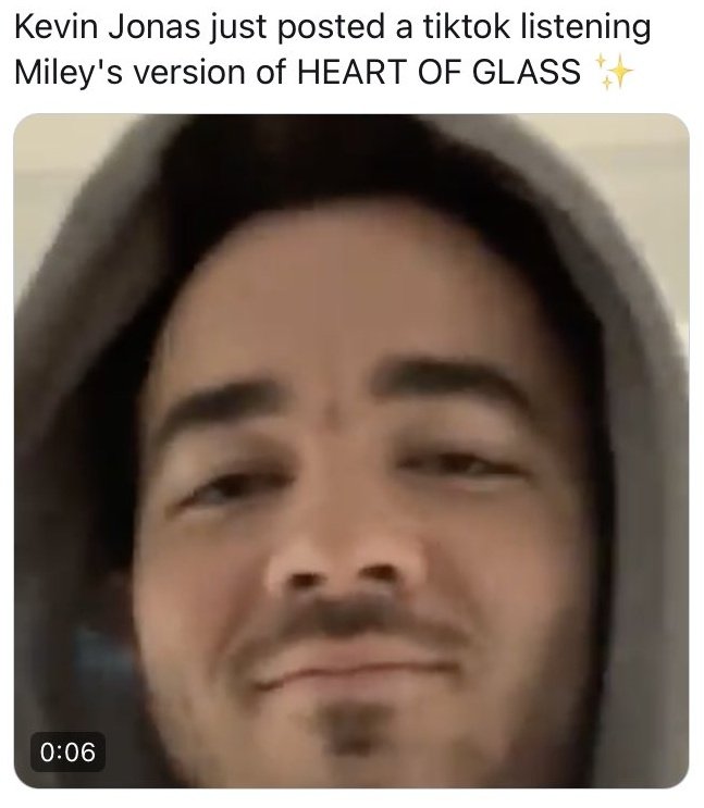 milesangels's tweet image. jonas brothers?? more like miley stans