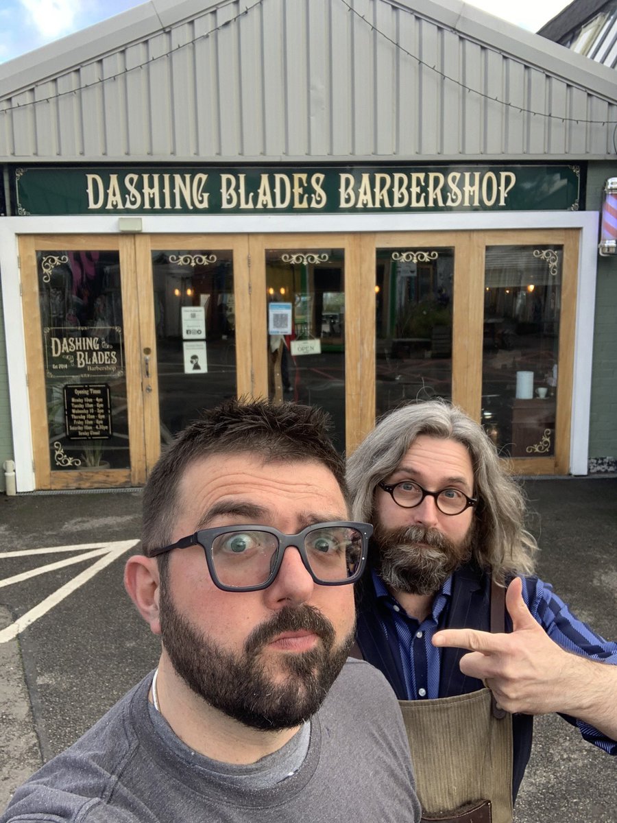 Popbangcolour's tweet photo. Wishing the most gentlemanly of Happy Birthdays to @FargoVillage statesman & lovely chap (who was also my best man last year) @Dashingblades - here’s to 4 years of fun & friendship.
He also keeps my face in shape, and turns 21 (+ 29 years) today.
#dashingblades https://t.co/EYfSBiVLAN