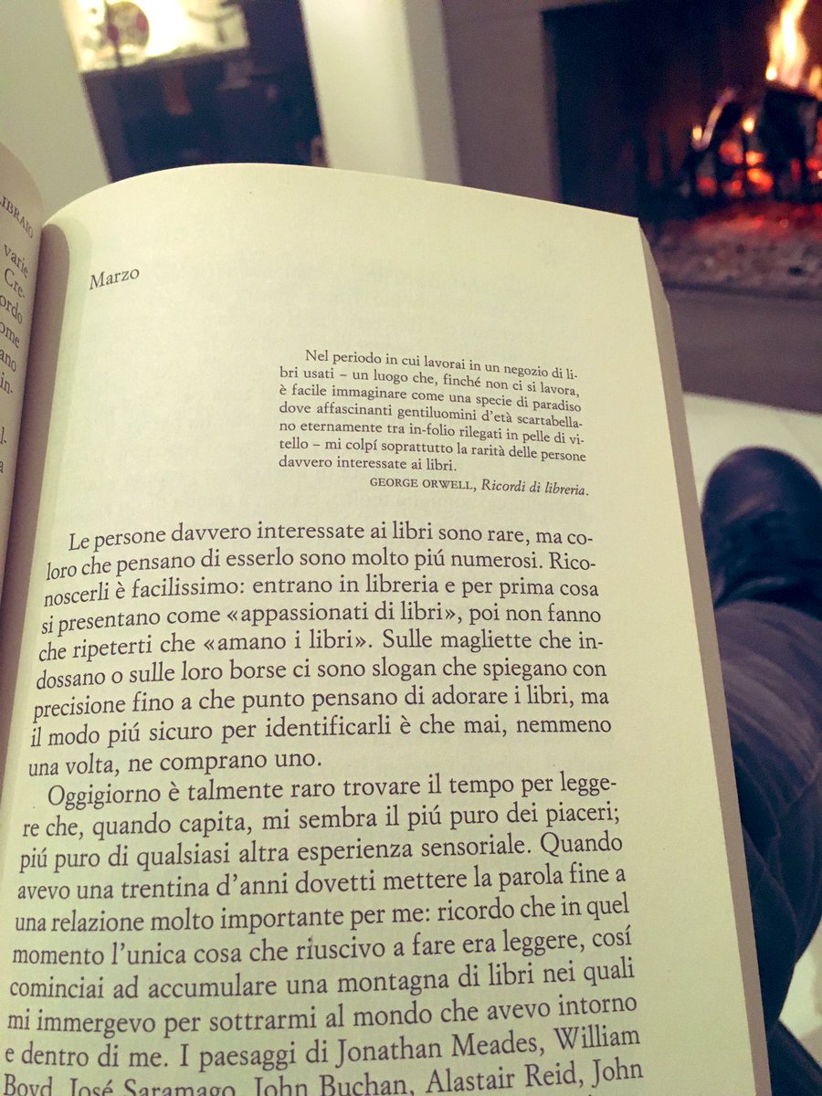 marcolaudonio's tweet image. “Oggigiorno è talmente raro trovare il tempo per leggere che, quando capita, mi sembra il + puro dei piaceri”. #vacanzedinatale in #italiazonarossa giorno 3. Al terzo libro di questi giorni #workdetox la verità in #unavitadalibraio by #ShaunBythell