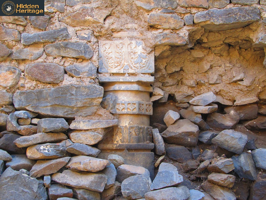 As a visitor wanders through  #Kalaburagi fort, many signs of usage of pre-existing material become visible.  #Karnatakatrail