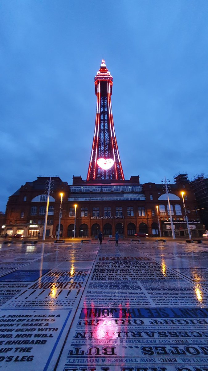 Eric_Can7ona's tweet photo. Only 1 tower in this world and its not the #eiffeltower #frenchc**ts  blackpool all the way #blackpoolisred https://t.co/daRLzePKdq