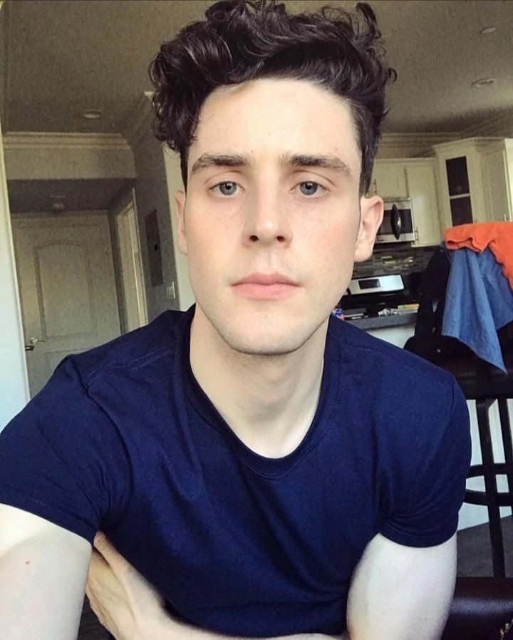 ROBERT AS MADDIE ngl just couldn’t think of another but it works doesn’t it? i can see it