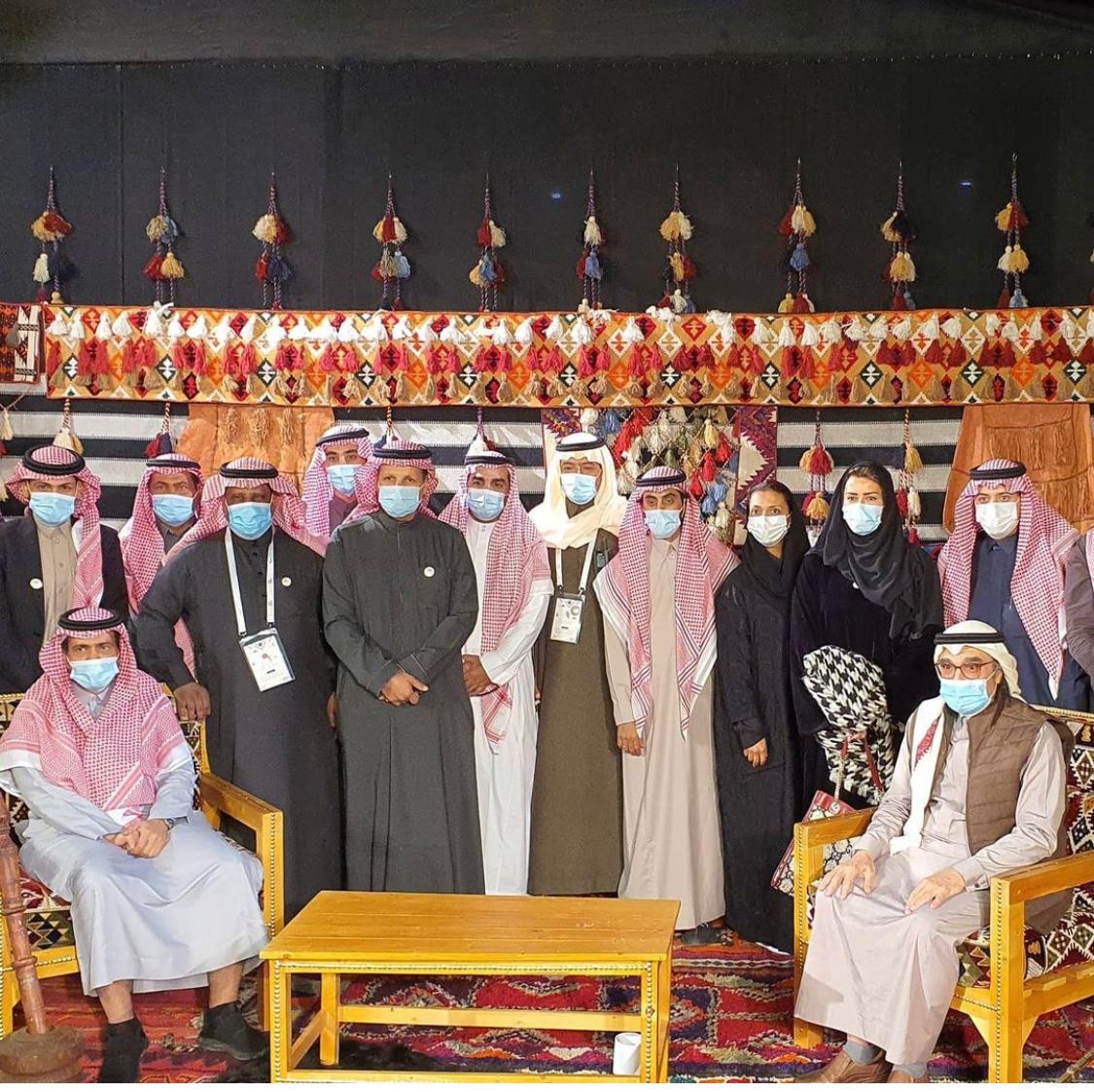 يشكر رئيس مجلس إدارة #غرفة_جدة
محمد بن يوسف ناغي
ونائبيه وأعضاء مجلس الإدارة
سعادة رئيس مجلس إدارة نادي الإبل الشيخ فهد بن حثلين على 
حسن الاستقبال خلال  زيارتهم لمهرجان الملك عبدالعزيز للإبل
<a href="/F_BinHithleen/">فهد بن حثلين</a> 
#نادي_الإبل 
#مهرجان_الملك_عبدالعزيز_للإبل_5