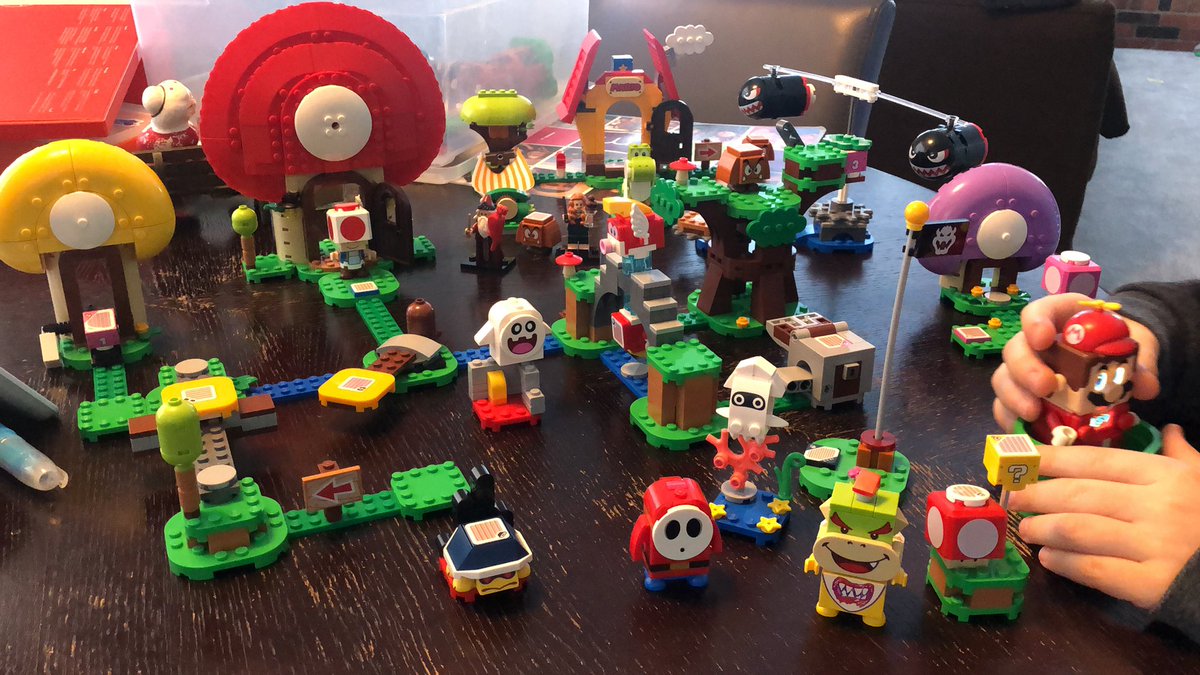 ALTWeaver's tweet photo. #LEGOBuildDay  We have been busy 😳🎉🎁🎄 https://t.co/gtAkh5P1Mu