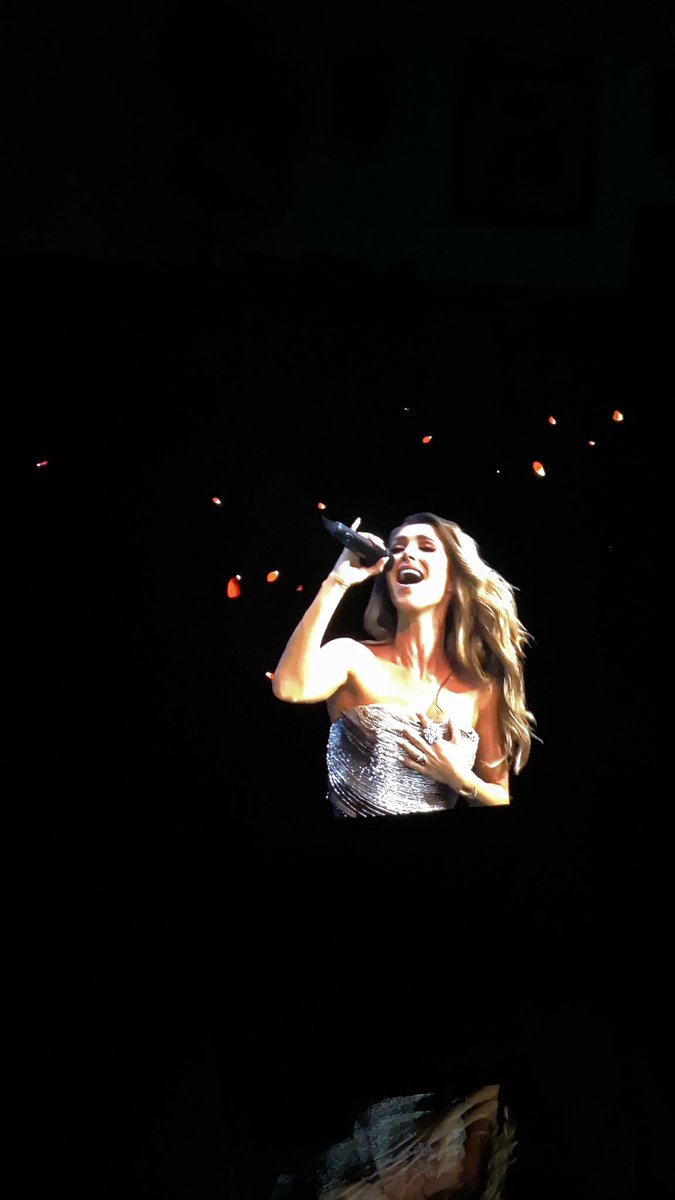 morenitabeth's tweet photo. Bella!! Tan increíble verte cantar otra vez @Anahi #SerOParecer2020 https://t.co/iYIN8Oaa1b