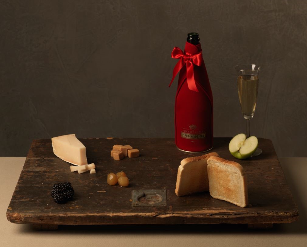 The combination for a special New Year’s Eve 🎆 - #newyear #2021 #champagne #cheese #goatcheese webshop.reypenaer.nl mailchi.mp/reypenaerchees…