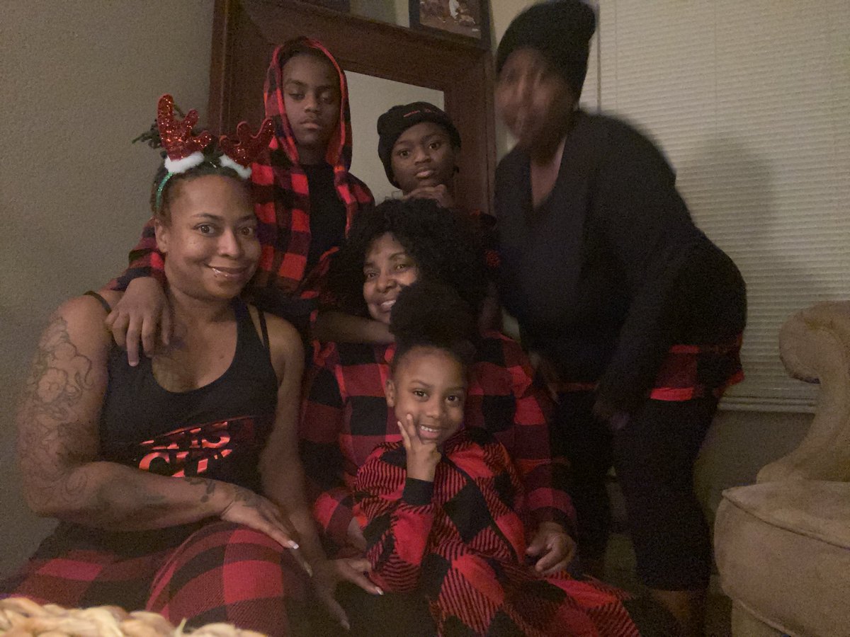 square1therapy's tweet photo. Bring Back the PaJama Party !!!! ❤️🖤❤️🖤 https://t.co/mcY2O1iAoj