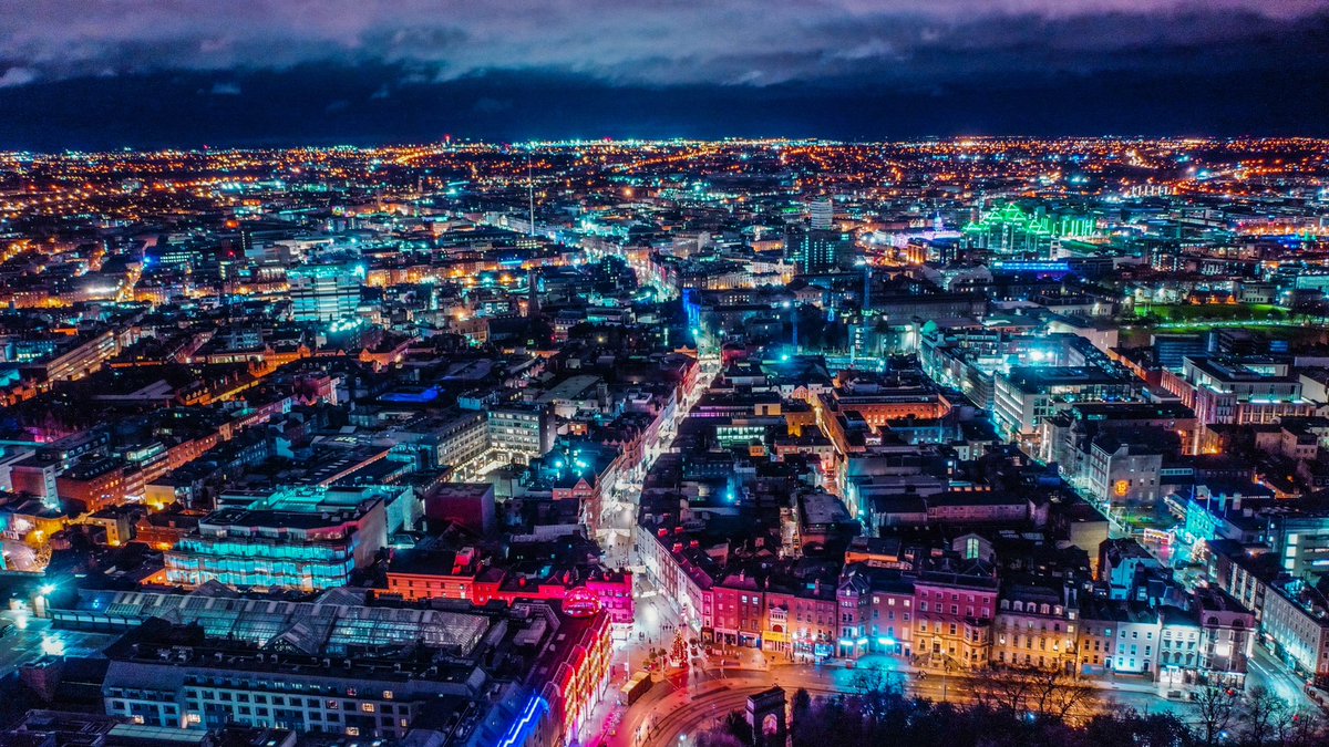 River of light routing its way through the city......

 #graftonstreet #graftonst #dublin #winterlightsdublin #Christmas2020 #christmas #ireland #aerialphotography #aeroskyuav #ststephensgreen #dji #djiinspire2