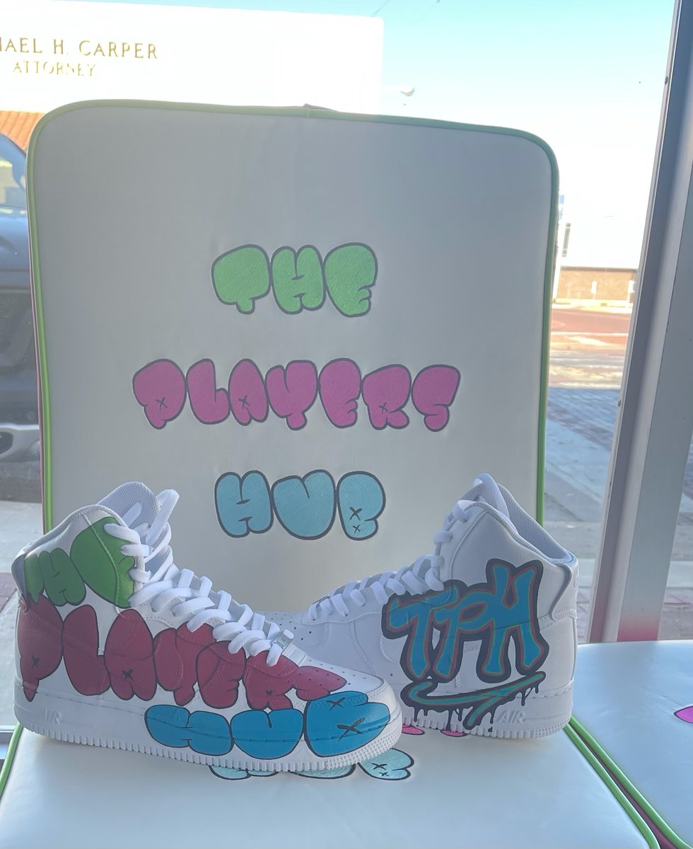 ThePlayersHub1's tweet photo. Coming soon to downtown #LKB Texas #ThePlayersHub
Authentic, Exclusive and custom made kicks. https://t.co/hCDMC5O5ro
