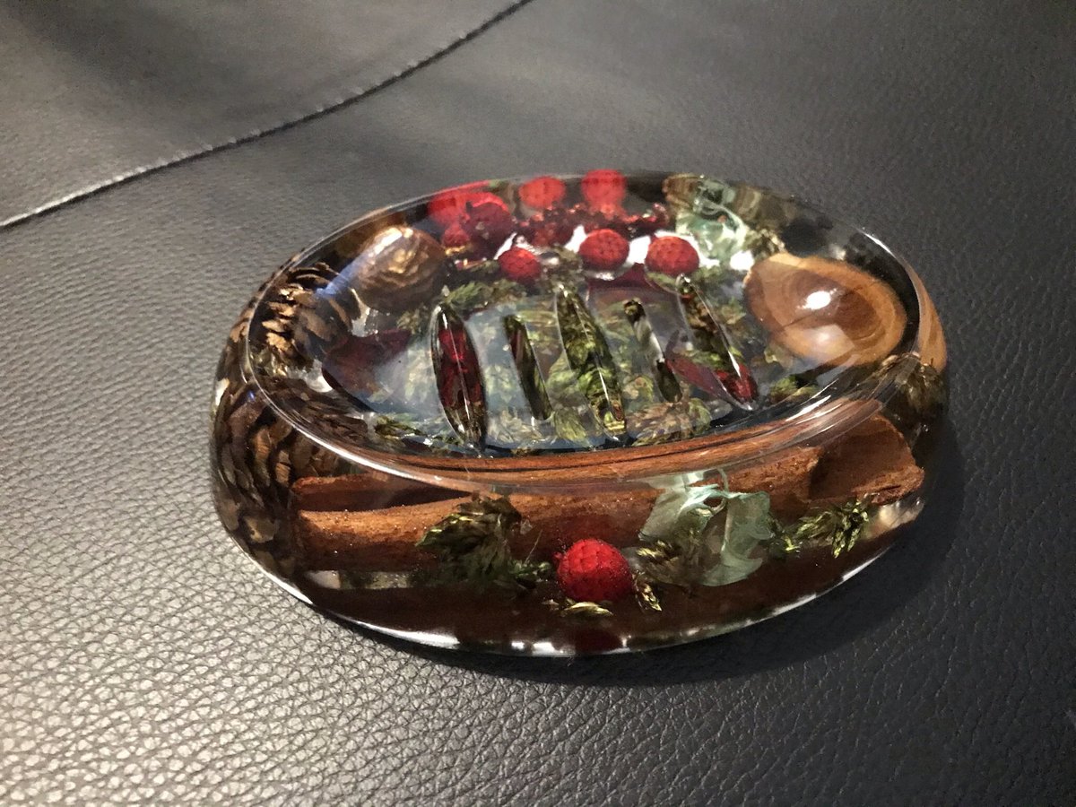 JuliaRy13's tweet photo. Some of my favourite Christmas homemade presents. Now they have been unwrapped I can finally share. #resin #handmade https://t.co/bTiZiSUd9f
