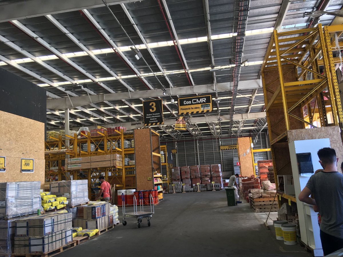 Acá en el reúno del patriarcado <a href="/homecenter_cl/">Sodimac Homecenter</a>  que no piensa que las mujeres compramos cosas de construcccion