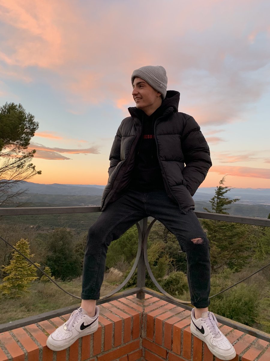 LosTz99's tweet photo. Darme fav como a los chicos guapos🥺 https://t.co/L9H0Mgm59u