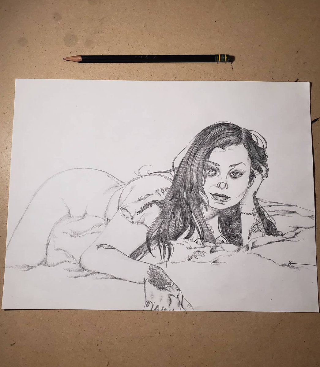 eclectic_ego's tweet photo. An early pencil sketch of on of my most gorgeous friends
.
#nudeart #nude #nsfw #graphite #sketch #portraitart https://t.co/a2rC3IUo2G