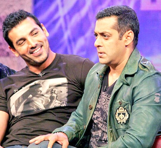 ayhasan430's tweet photo. Happy birthday King @BeingSalmanKhan 👑🎂❤❤
.
#HappyBirthdaySalmanKhan 
@TheJohnAbraham #JohnAbraham 
#SalmanKhan #Radhe #MumbaiSaga #SatyamevaJayate2 https://t.co/cEGKw53iNk