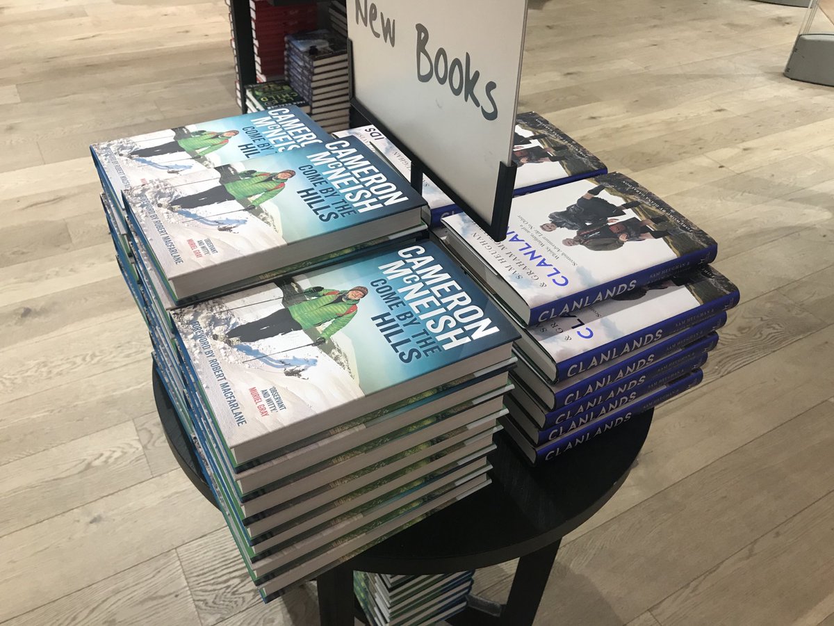 Speaking of perfect pairings, Sam found another one! Two books, this time!  #ClanLandsBook and  #ComeByTheHills of Cameron McNeish! ICYMI, Sam did the Foreword for another Cameron book  #TheresAlwaysTheHills!  #SamHeughan #CameronMcNeish