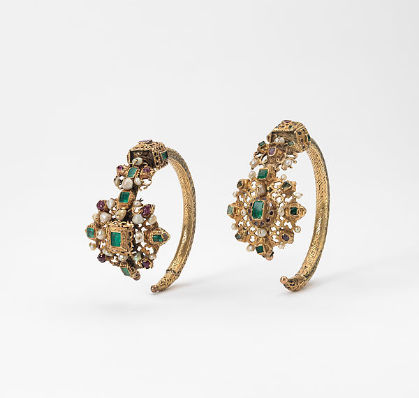 10 - 1 - Head Ornament (18th–mid-20th century, city: Fez, Tetouan or Tangiers) (link:  https://www.metmuseum.org/art/collection/search/451813)