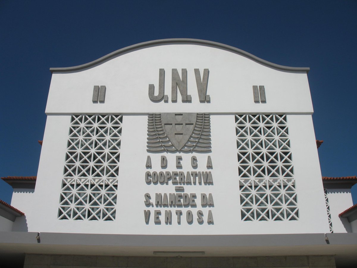 À conversa com Joaquim Amaro e Jorge Alves (Adega Cooperativa de São Mamede da Ventosa):
revistafesta.com/online/compone…

#vinhosdelisboa