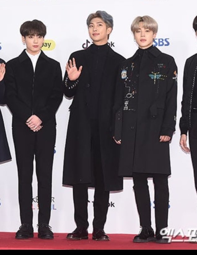 I am a long coat enthusiast